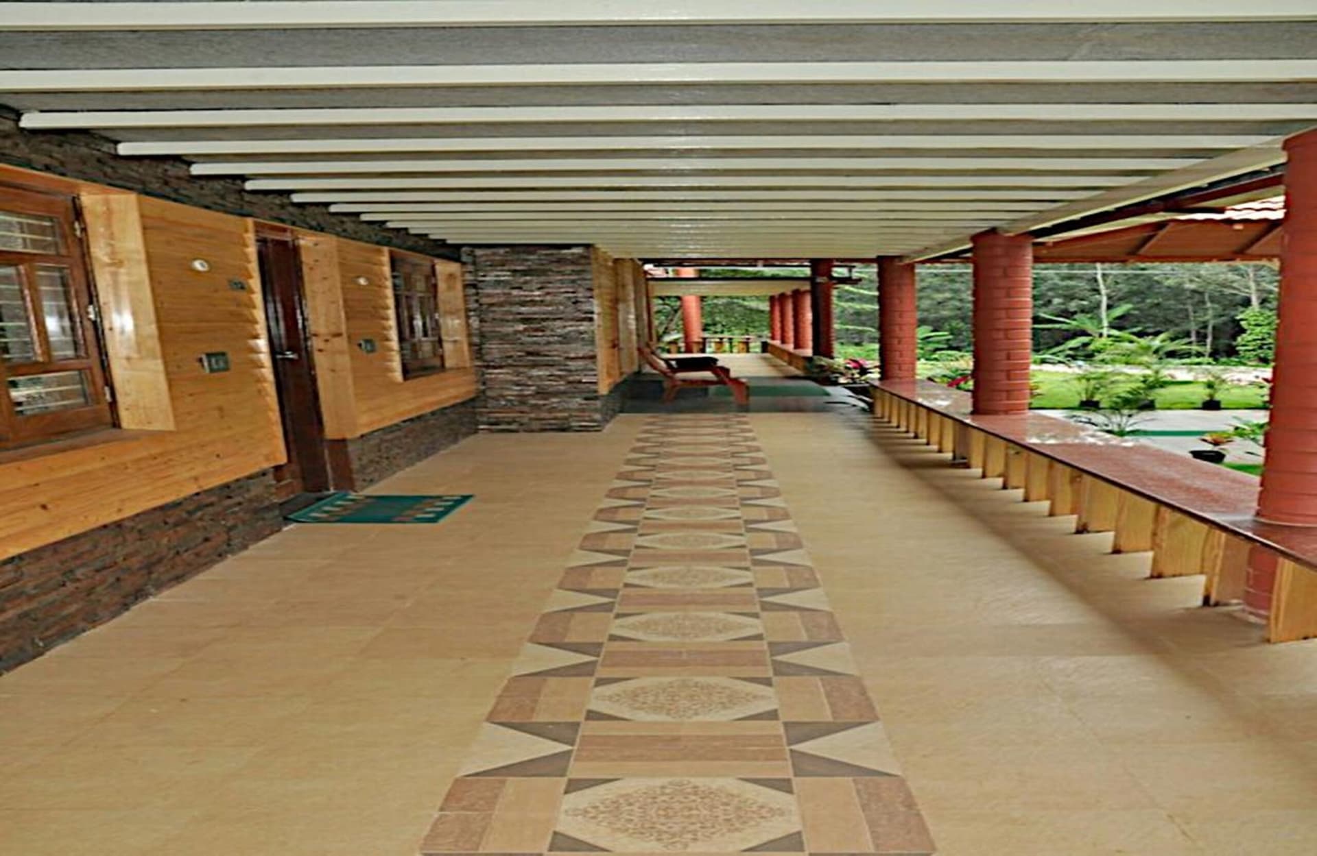 Covered veranda connecting guest spaces