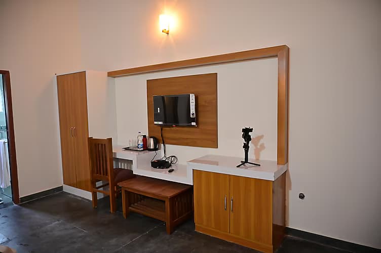 King bed in the Suite